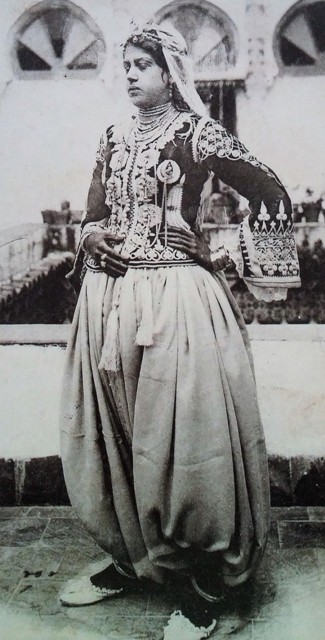 La ghlila djabadouli à l'origine des vestes à manches longues du début du xxe siècle